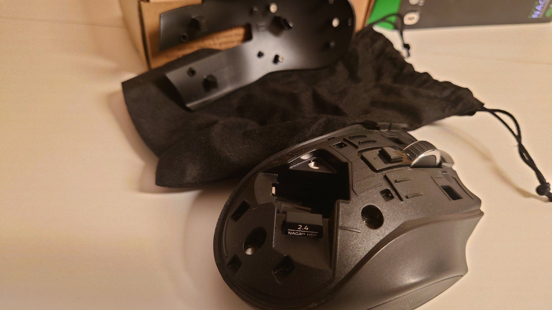 Razer Mouse: Razer NAGA v2 Hyperspeed, Wireless Maus – Usato da Volketswil venduto da thedmo_seller 5