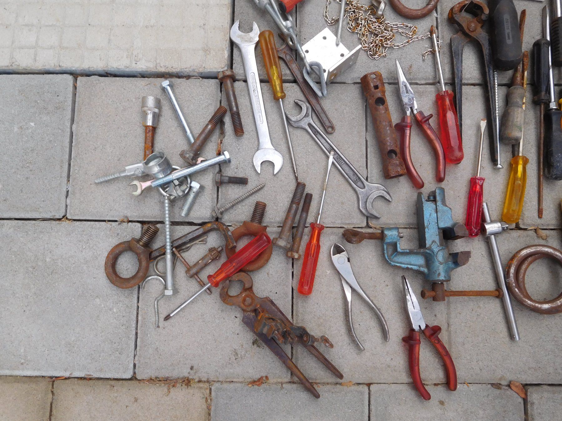 Tutti gli attrezzi: Werkzeug – Usato da Wallbach venduto da Pitralon1 1