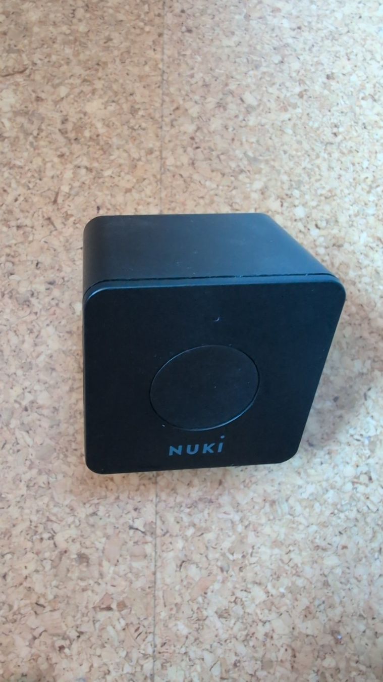 Cadenas: Nuki Smart Lock 2.0 + Bridge – D'occasion à Bern par _ma_nuu 2