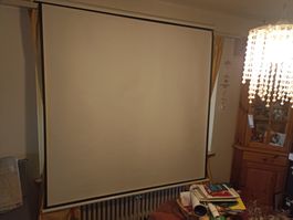 Grosse Leinwand, 145cm Breit, für Heimkino - Top Zustand!