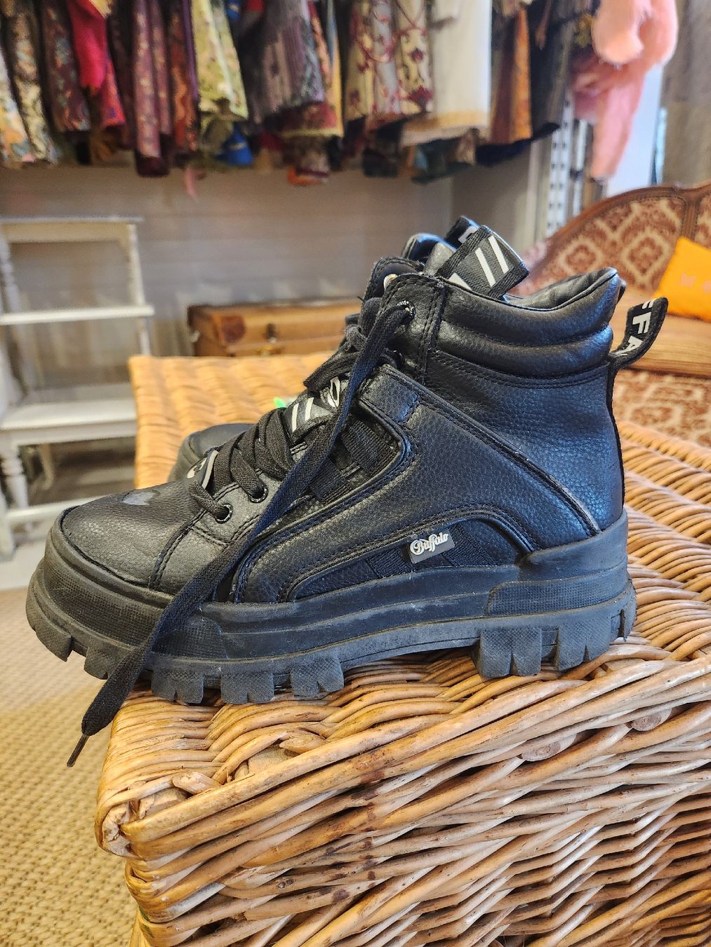 Buffalo Chaussures hommes: Buffalo – D'occasion à Donneloye par gob_nn9d 1