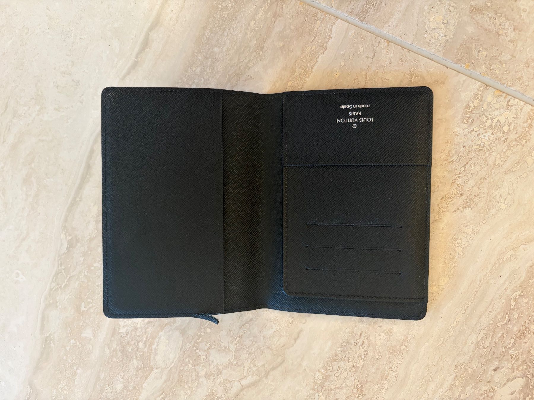 Louis Vuitton Sonstige Kleidung & Accessoires: Louis Vuitton Passhülle Damier Graphite – Gebraucht aus Kreuzlingen von Jea_luxe 6