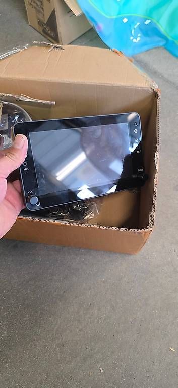 Radios: 7 Zoll Android Radio mit Kamera etc. – Neuf avec emballage d'origine à Arbon par Secretpacks-SchLau