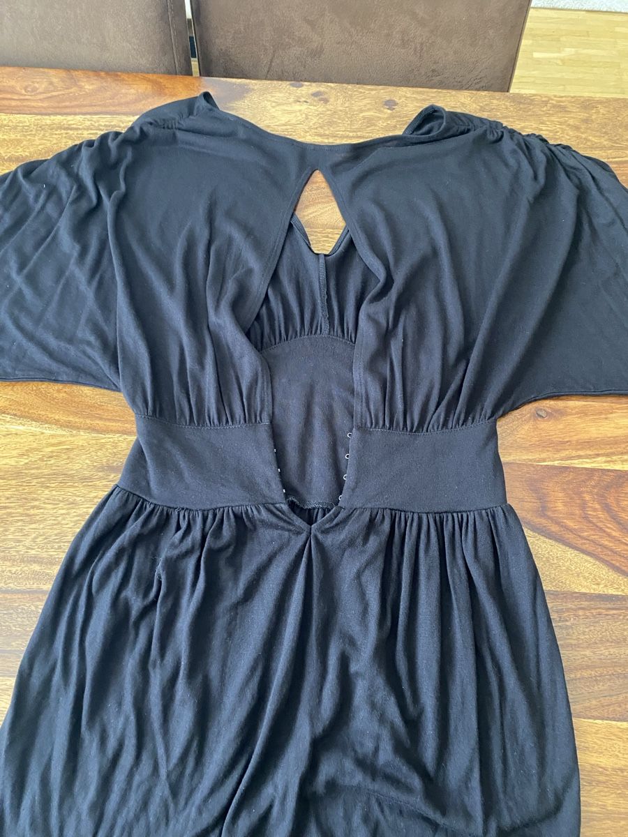 Guess Kleider: Schwarzes Guess Kleid mit Nieten Gr. S – Gebraucht aus Zürich von Nutla 3