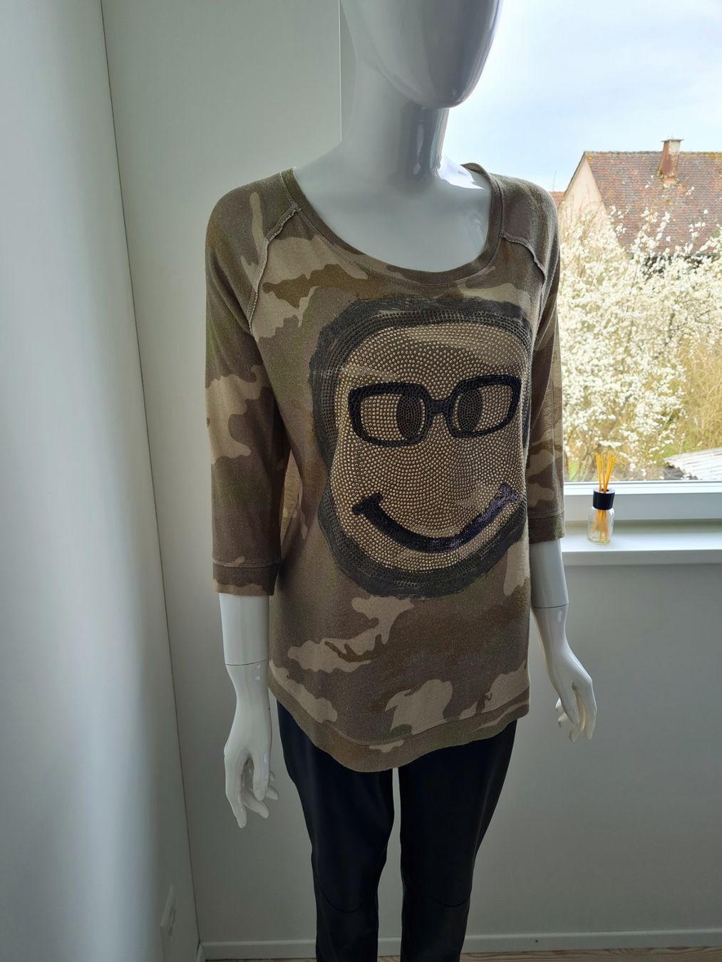 T-shirt: Shirt Pulli von Margittes – Usato da Schaffhausen venduto da Catboot01 6