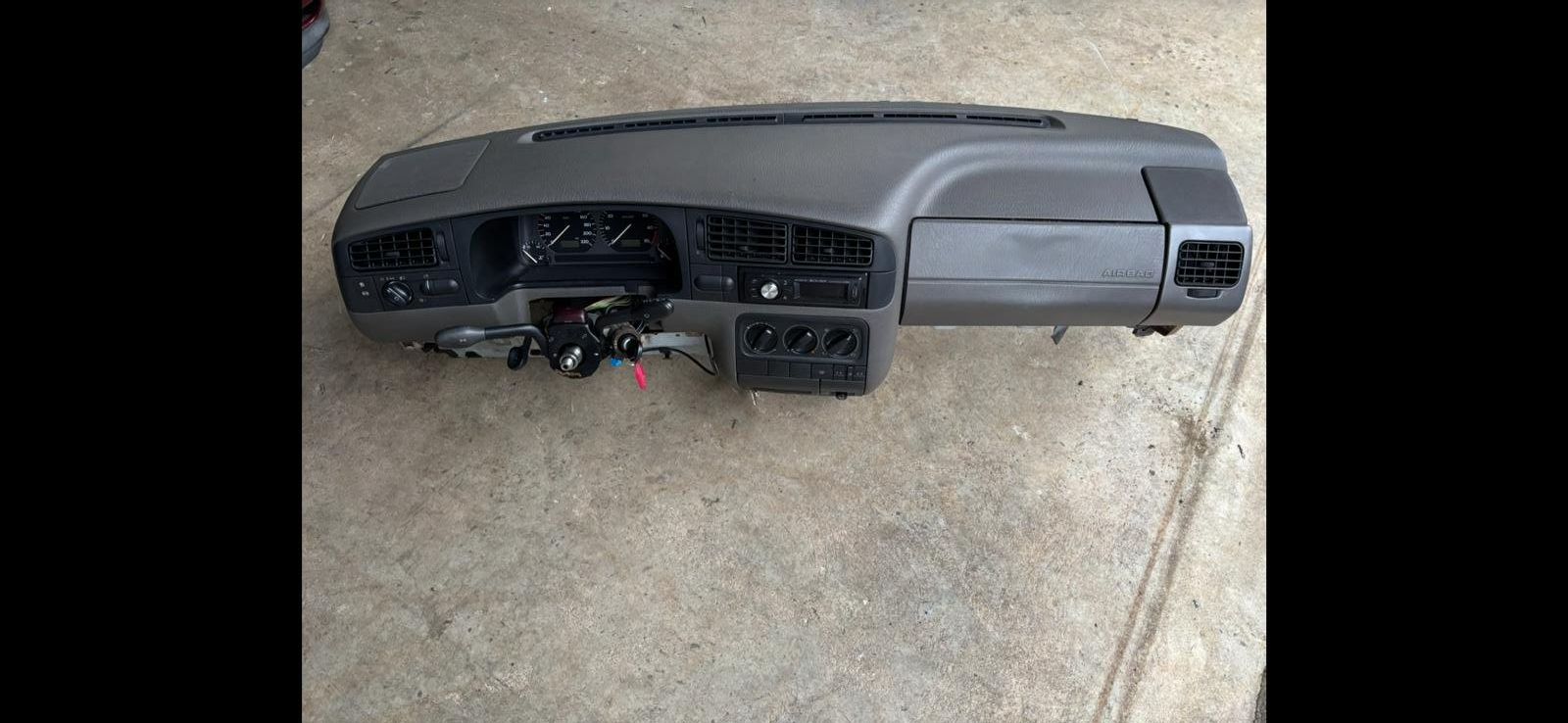 Volkswagen Accessori per altri veicoli: VW Golf 3 1.6 GL Armaturenbrett – Usato da Rothenhausen venduto da Deltassion 2
