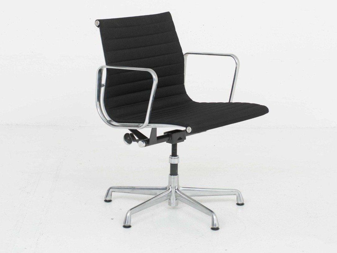 Herman Miller Chaises: Herman Miller Eames EA 117 Bürostuhl, Schwarz, Aluminium pol – D'occasion à Zürich par STUZH38 1