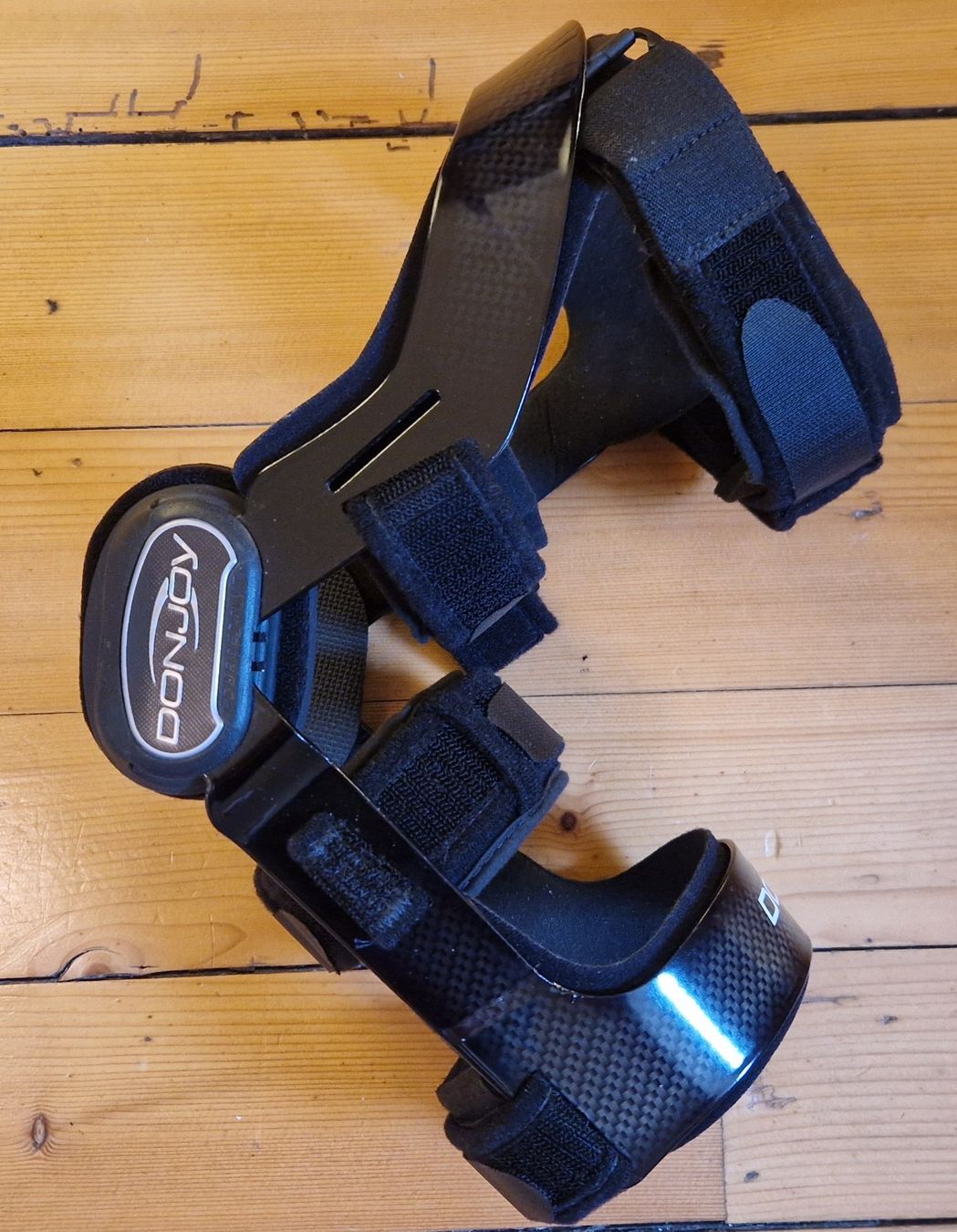 Attrezzature mediche: DONJOY Knieorthese – Usato da Basel venduto da simonslap 2