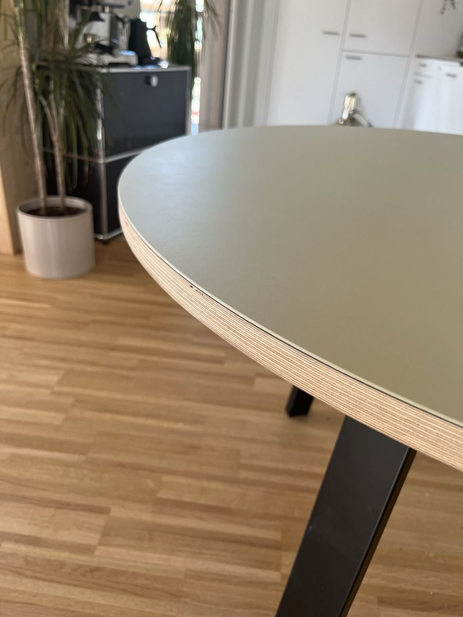 Tavoli: FAUST Linoleum Tisch rund – 100cm Durchmesser – Usato da Aarau venduto da Riegel 4