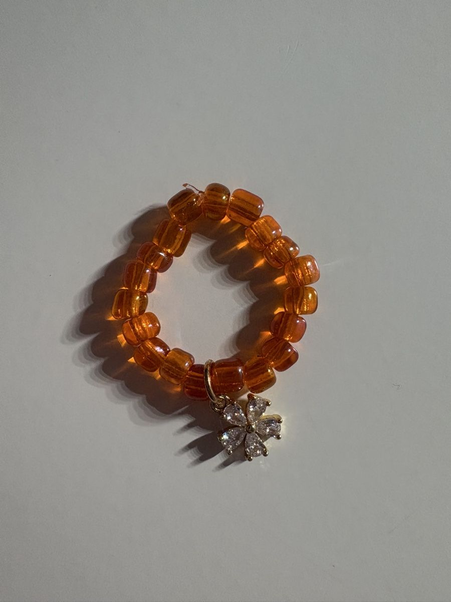 Anelli: Orange Perlen Ring mit Blumen Anhänger – Nuovo (secondo la descrizione) da Winterthur venduto da nik_pr58