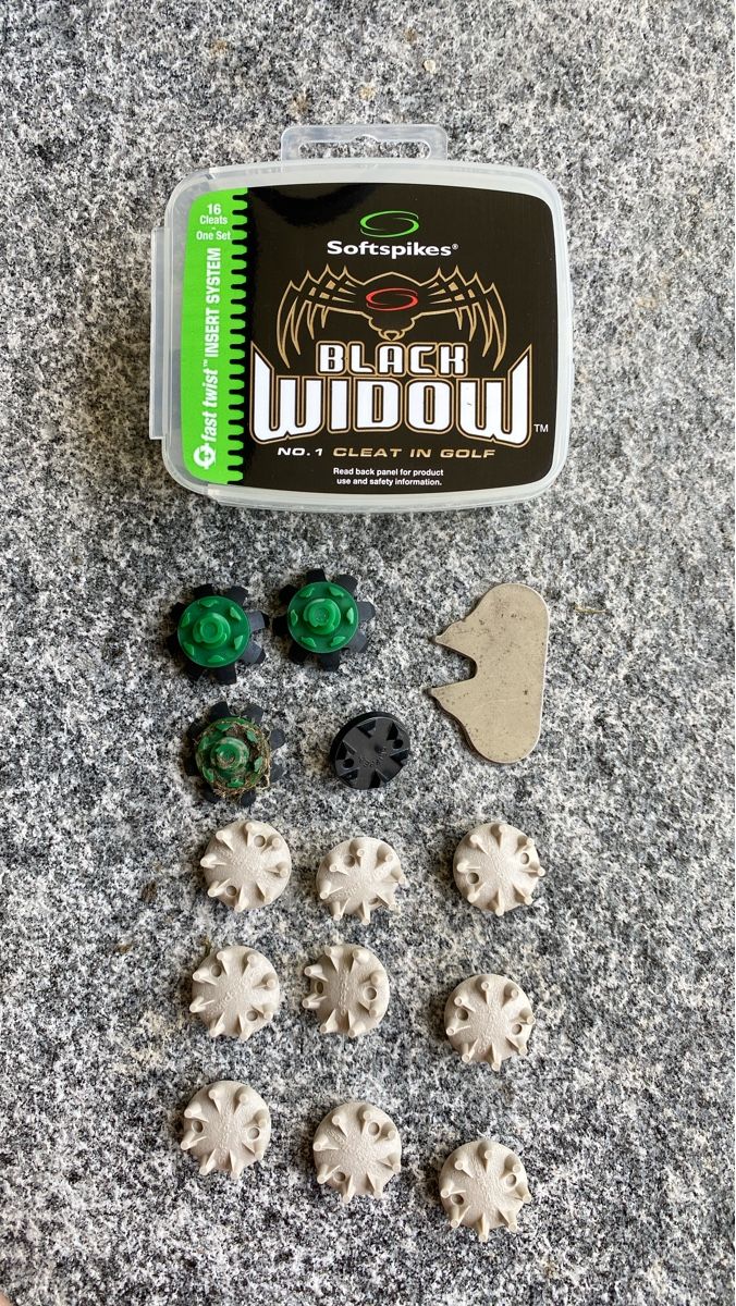 Selles & Accessoires: Softspikes Black Widow Golf Spikes – D'occasion à Burgdorf par gre_2ftz