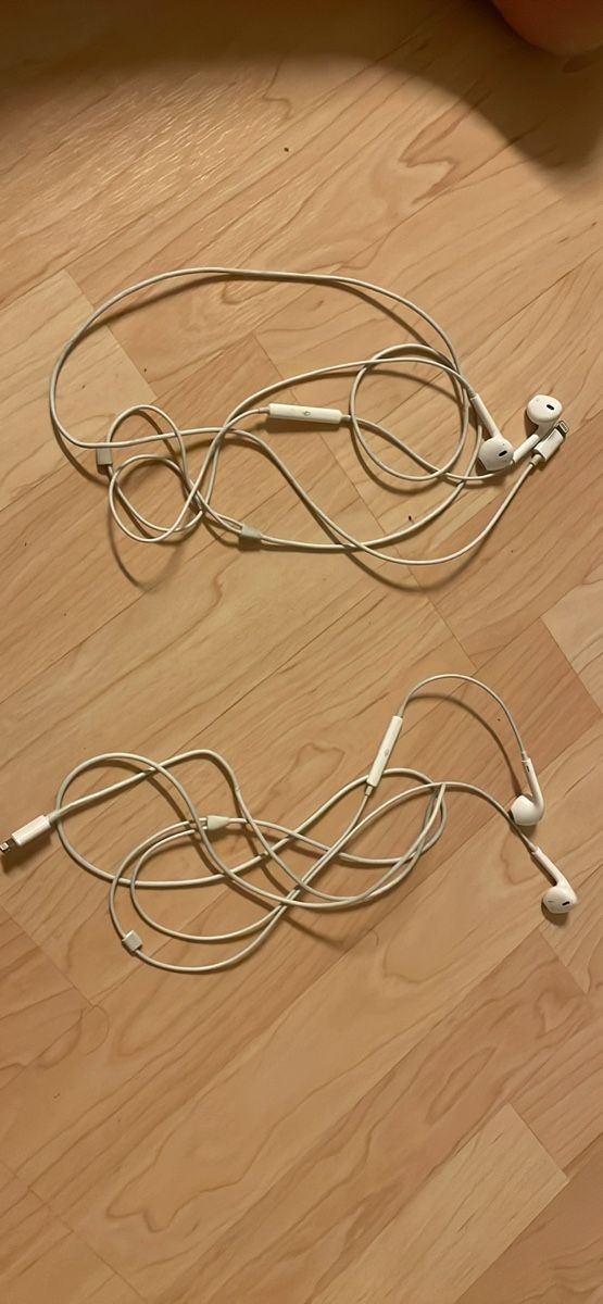 Cuffie: Apple EarPods sind kabelgebundene Kopfhörer. – Usato da Moosseedorf venduto da mah_8z5k