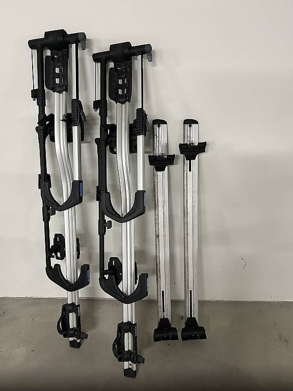 Barres de toit: 2x Thule Upride & Thule Dachrail in Silber – D'occasion à Frick par umbinator