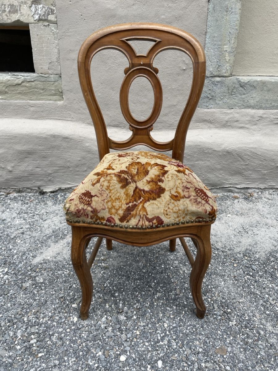 Chaises: Stabelle Nussbaum  – D'occasion à Almens par bsundrix