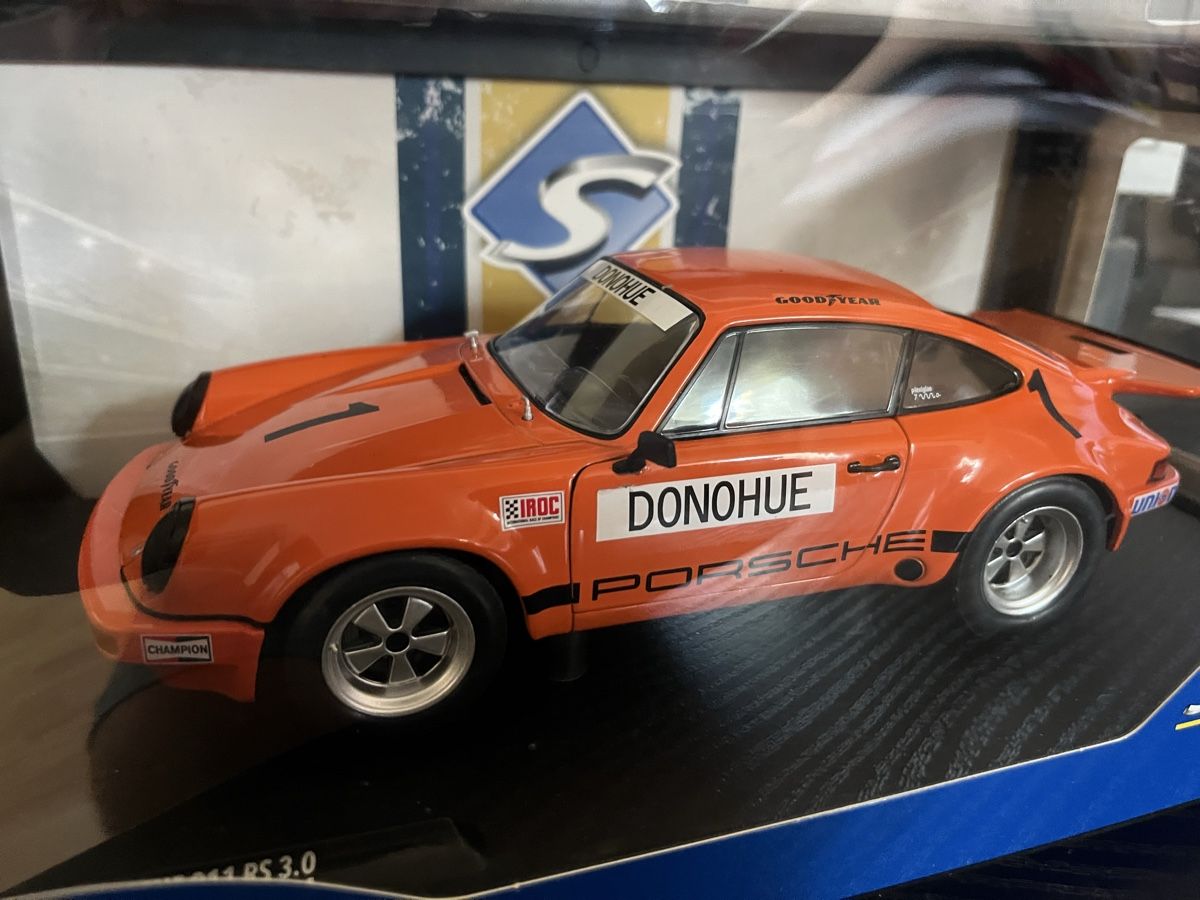 Porsche Modellini d'auto: Porsche 911 RS.  1:18 – Nuovo e nell'imballaggio originale da Rümlang venduto da Papamoll4