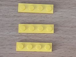Lego - 3 pièces jaunes plates à 4 tenons