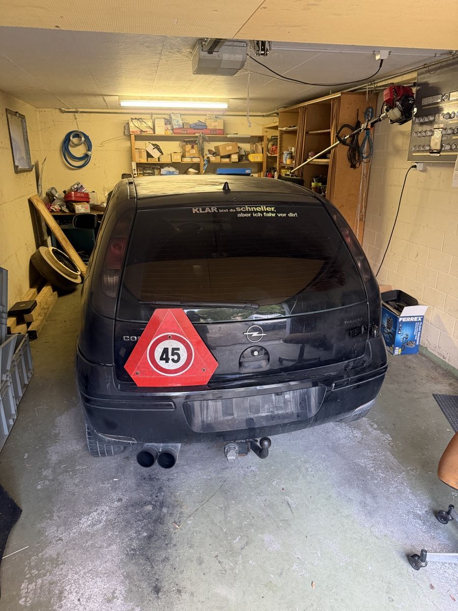 Opel Automobili: 45kmh Opel Corsa C  hat noch MFK – Usato da Innerberg venduto da Brabus81