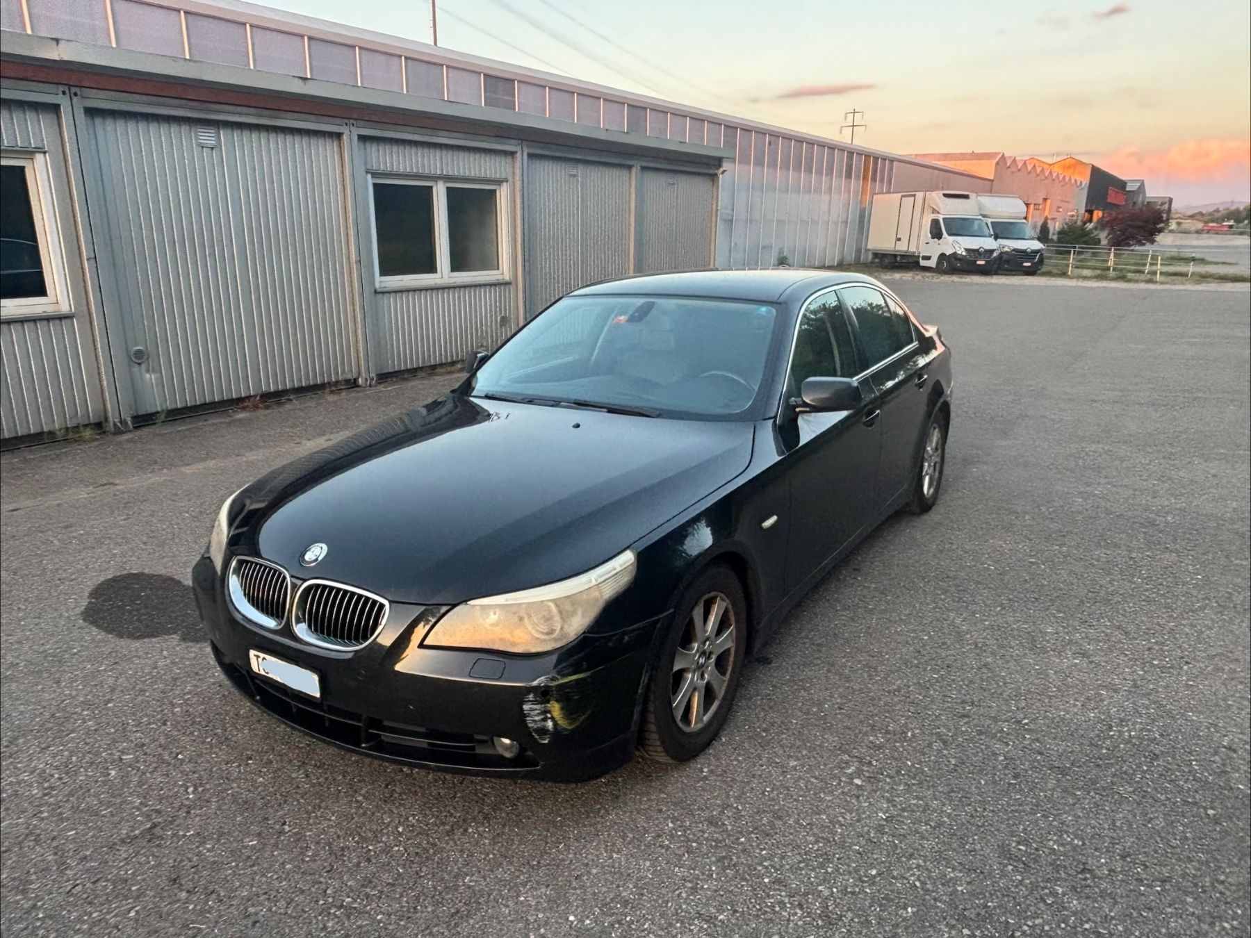 BMW Automobili: BMW 530i schwarz – Usato da Weinfelden venduto da arm_8b7b 6