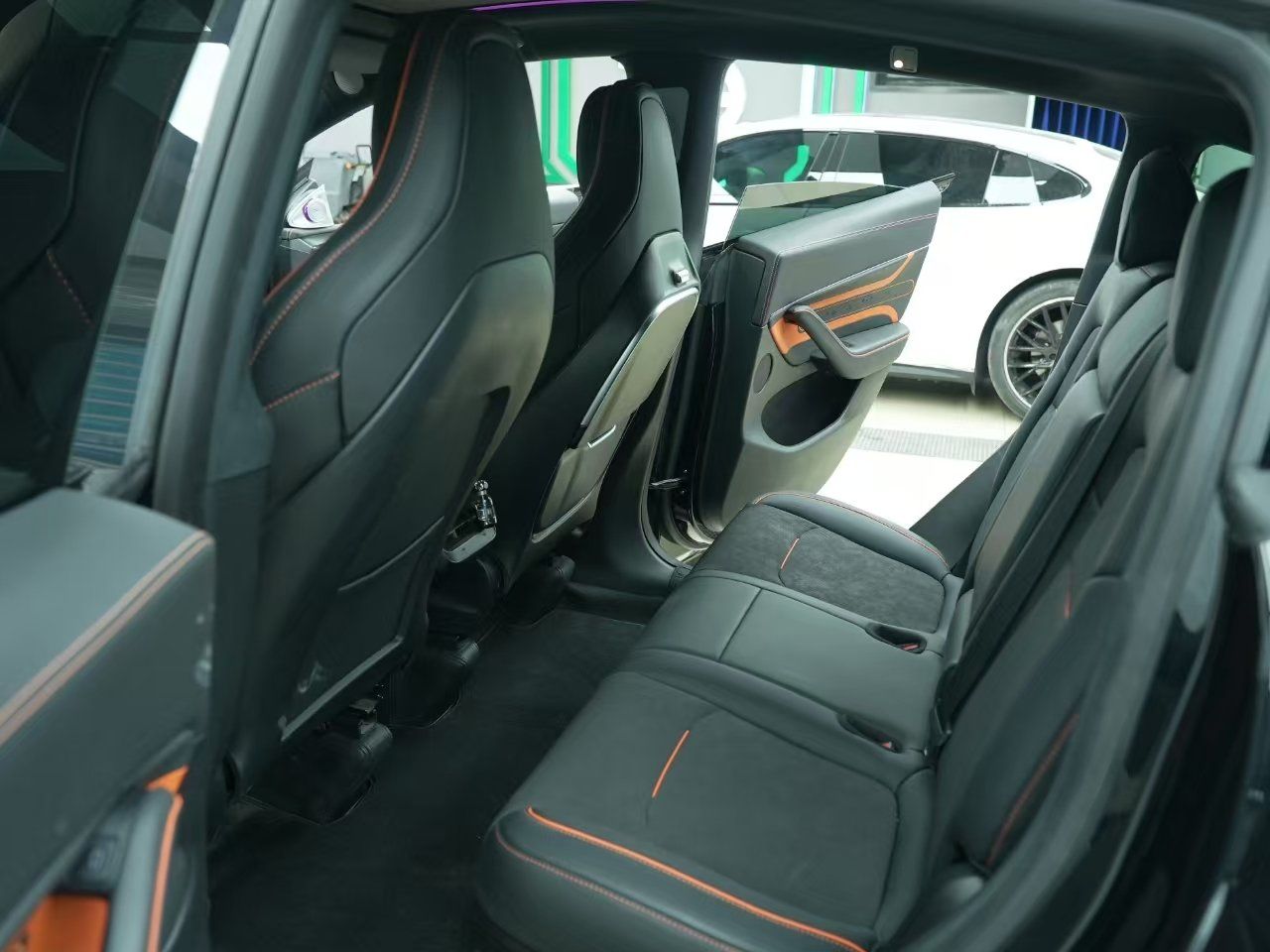 Tesla Tutti pezzi di ricambio auto: Tesla Model 3/Y/ HL "Raptor" Vordersitze mit belüfteter – Nuovo e nell'imballaggio originale da Wichtrach venduto da Avramolon 7