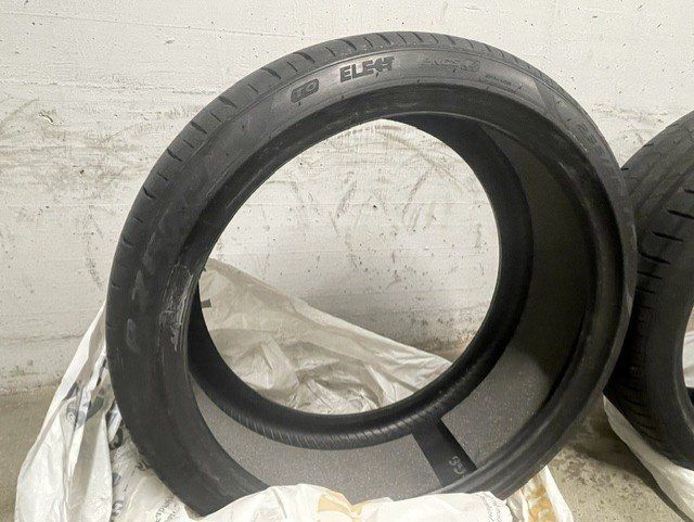 Autres écriture & dessin: 2 Pirelli P Zero per Tesla Model 3 Dual Motor Performance – Neuf (Voir description) à Richterswil par AlbertoB 1
