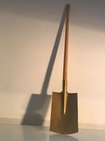 Spaten eingestielt Gold mit Gravur