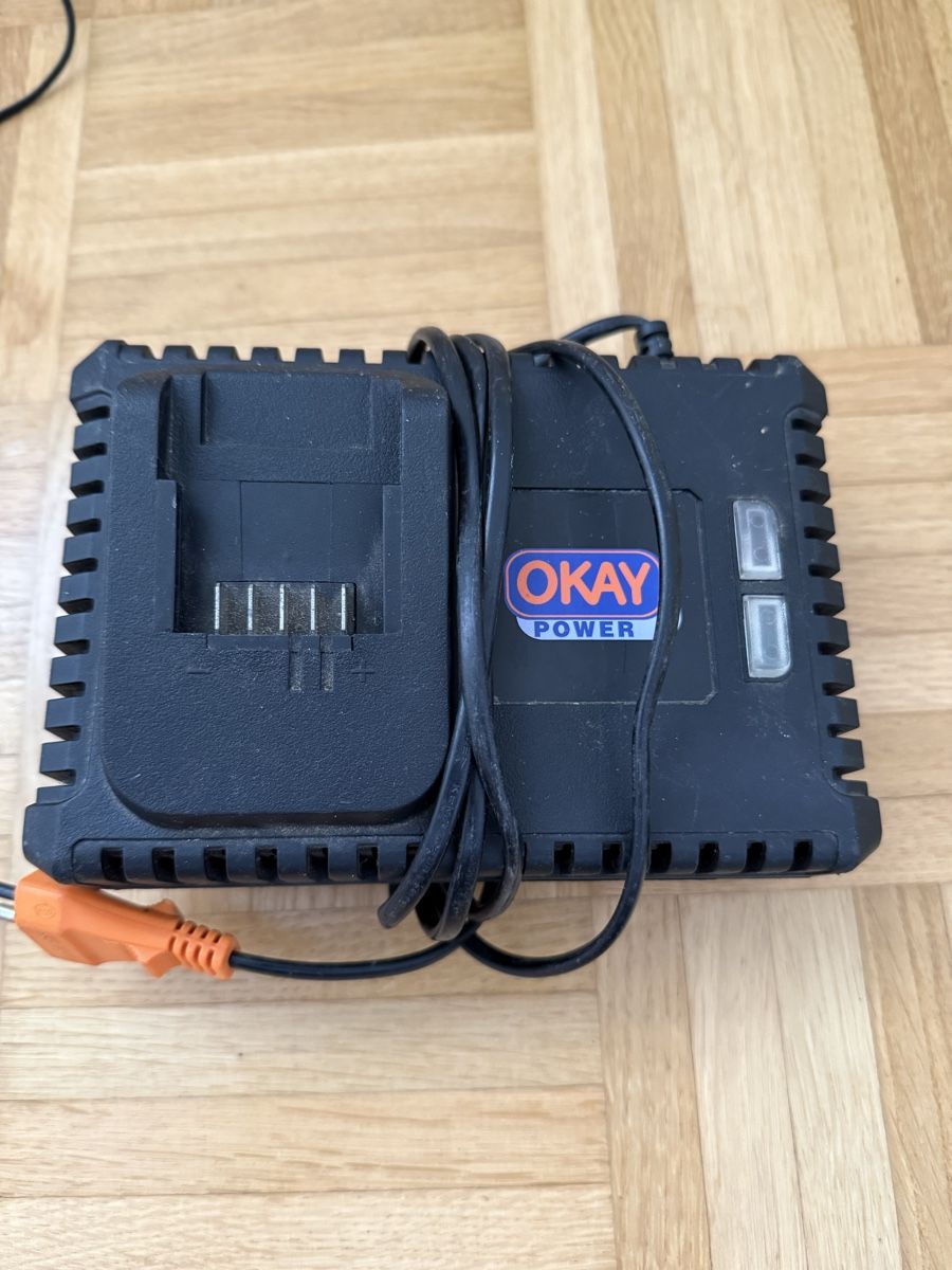 Caricabatterie: OKAY POWER Ladegerät – Usato da St. Gallen venduto da besi97 4
