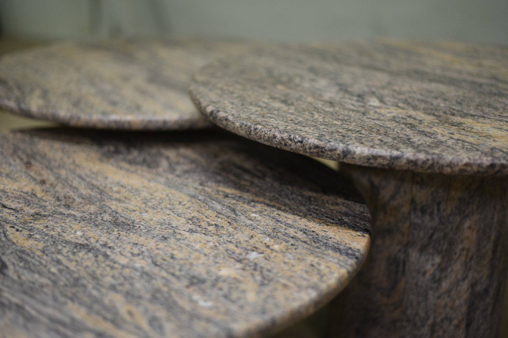 Tavoli: Designer Couchtische aus Granit – Usato da Lichtensteig venduto da UsedIN 5