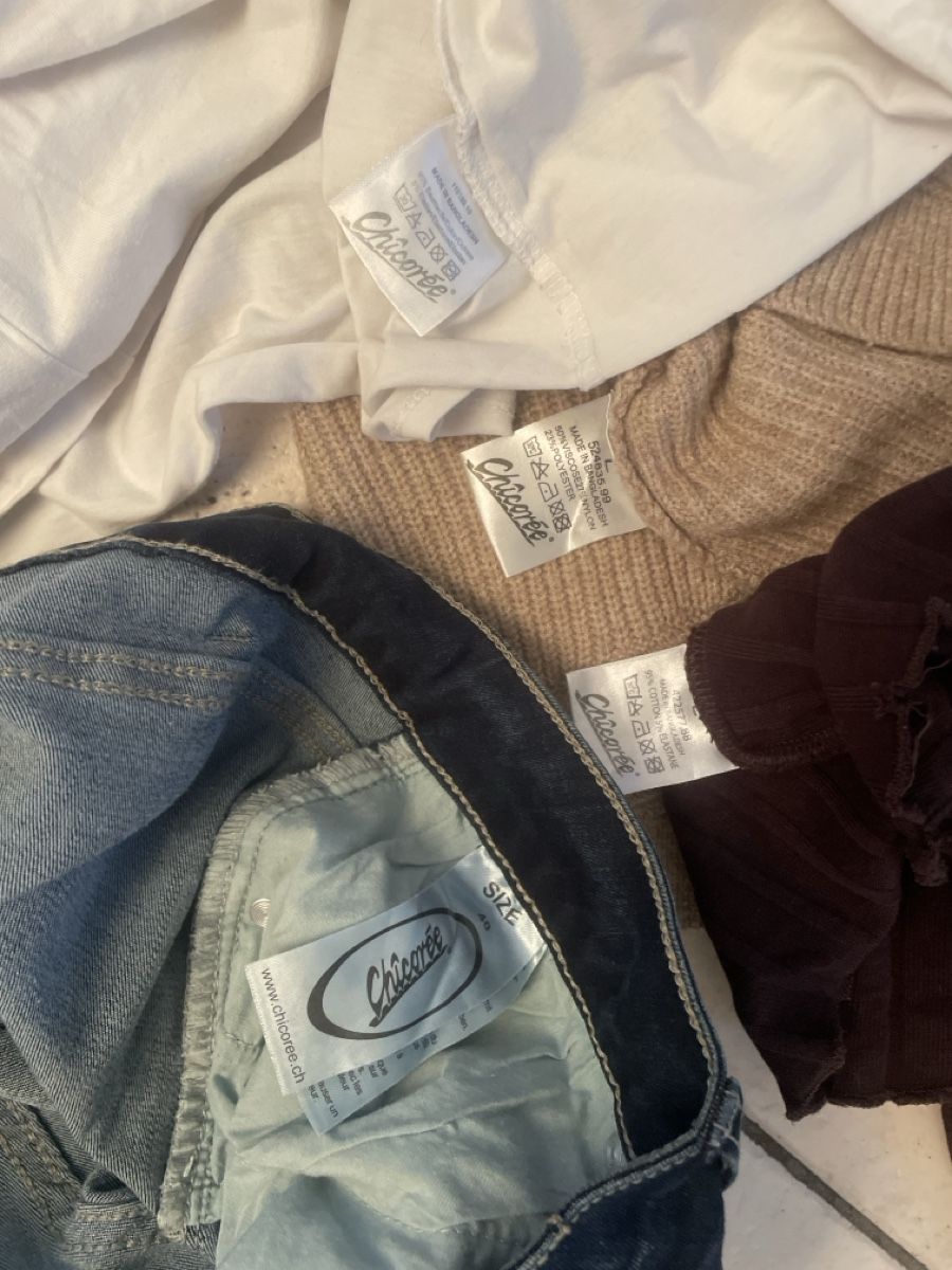 Lotti di vestiti: Jeans mit 3 Oberteile, Damen Gr.40, Chicorée – Usato da Obergerlafingen venduto da cabo4 4