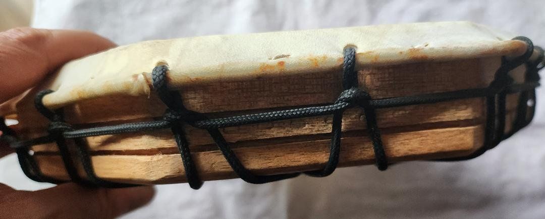 Strumenti musicali: Peru: Shaman Trommel, 40 cm Durchmesser, NEU!! – Nuovo (secondo la descrizione) da Lima- Peru venduto da Alpaka-Haus 6