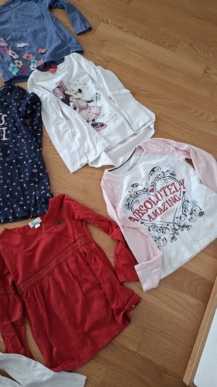 Lotti & Set di vestiti: Tolles Mädchen Kleiderpaket, Grösse 110-128 – Usato da Glattpark(Opfikon) venduto da Uthyla 4