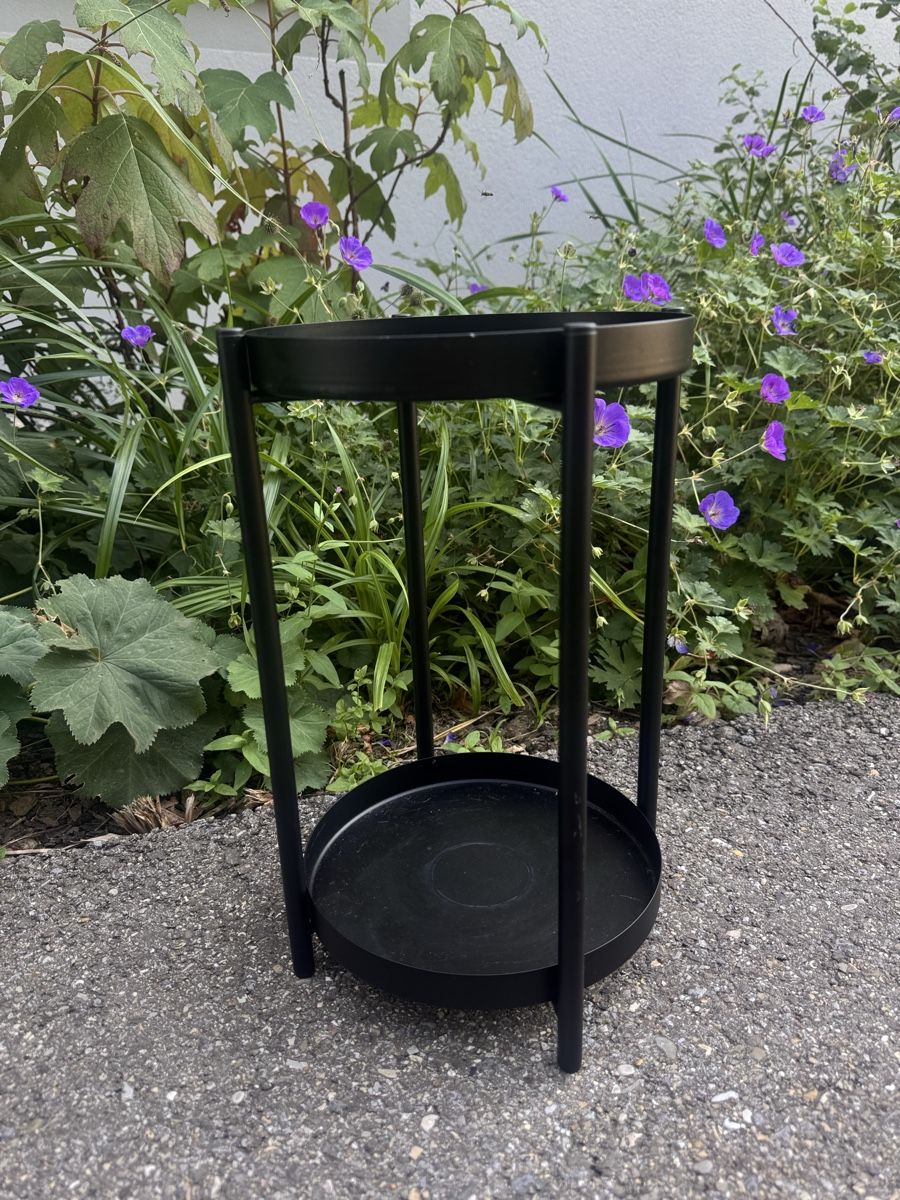 Ikea Tutte le decorazioni: Blumenständer rund schwarz Metall  – Usato da Gibswil venduto da Engelsgleich 3