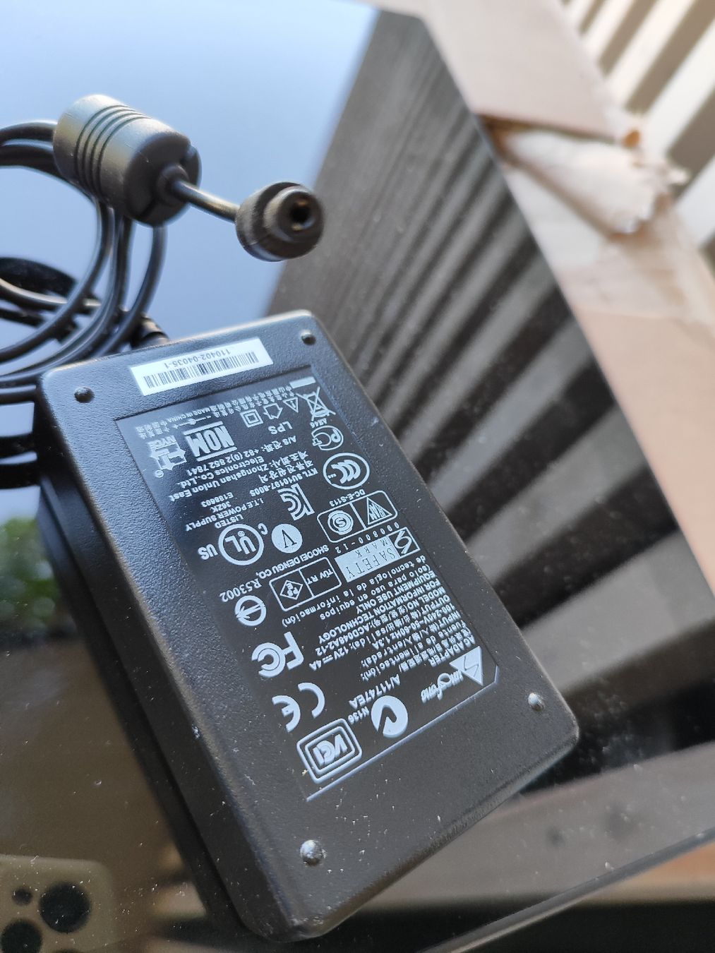 Caricabatterie: AC Adapter Artesyn A111747EA 12V 4A Power Supply Unit – Usato da Mülligen venduto da vagos85