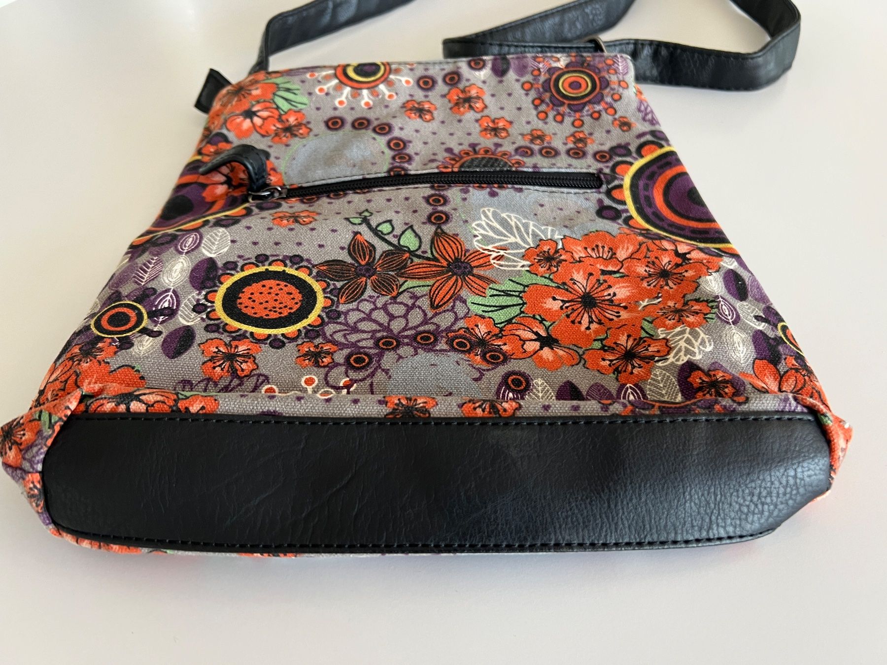 Borse & Zaini: IXXO Umhängetasche Textil klein - Blumenprint – Usato da Büetigen venduto da Jabo 3