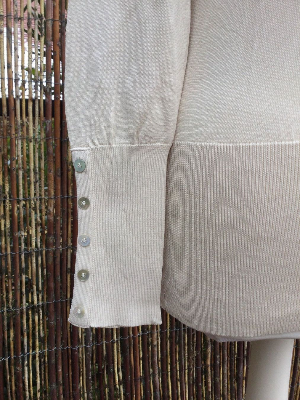 Avant Premiere Maglioni & Felpe: Pull écru col V marque AP Manor, taille M, NEUF – Nuovo e nell'imballaggio originale da Agiez venduto da chouchanelle 4