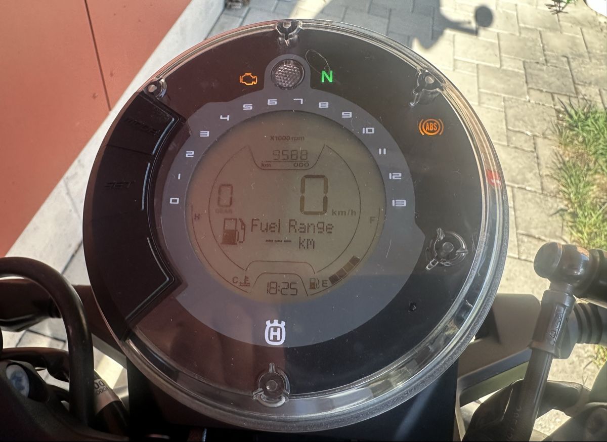 Husqvarna Strasse: Husqvarna Vitpilen 401 – Gebraucht aus Winterthur von mis_kj6v 5