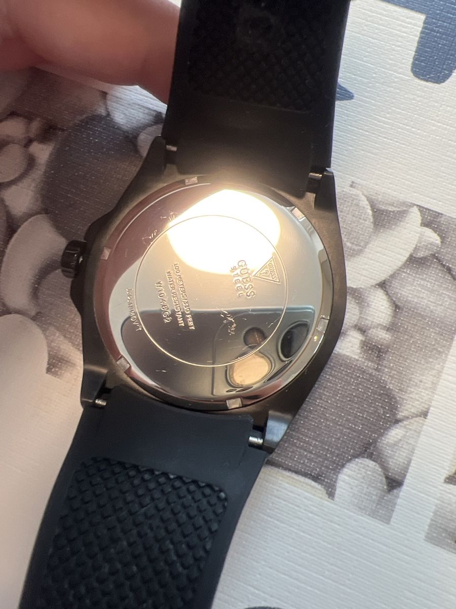 Guess Orologi: Montre Guess Legacy Carbon Black – Nuovo (secondo la descrizione) da Payerne venduto da Kikas 1