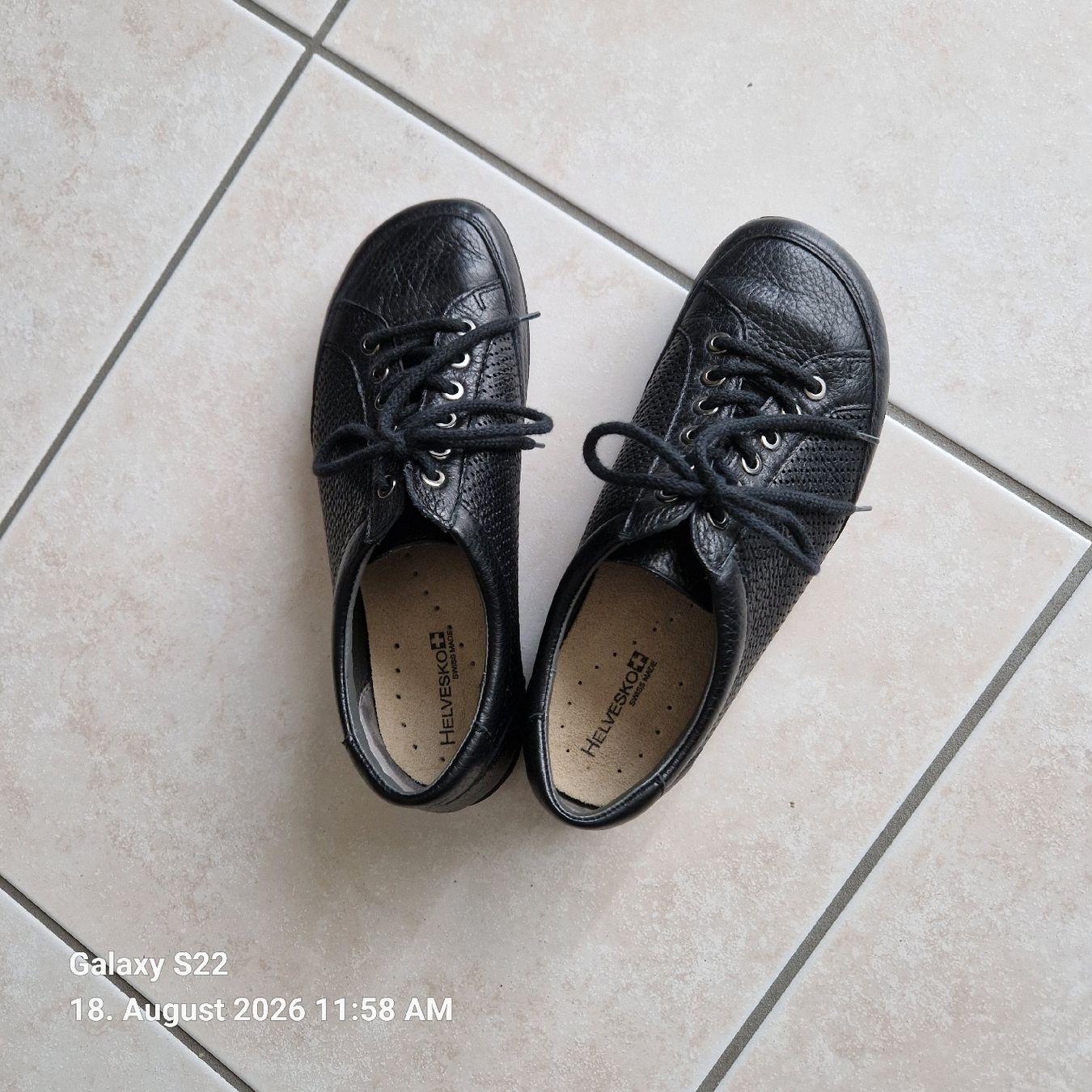 Helvesko Scarpe da donna: helvesko sneaker grösse 37 – Usato da Langenthal venduto da Sunflower69