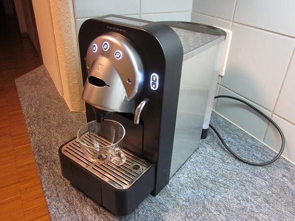 Nespresso Macchine per caffè & Macchine per espresso: Nespresso GEMINI CS100 PRO Frisch.SERVIC – Usato da LUZERN venduto da MCMLXIII 1