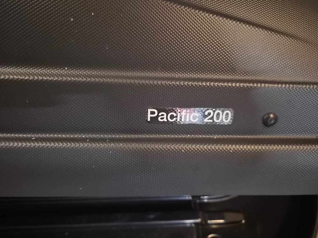 Dachboxen: Dachbox Thule Pacific 200 – Gebraucht aus Stein AG von ste_qj6x