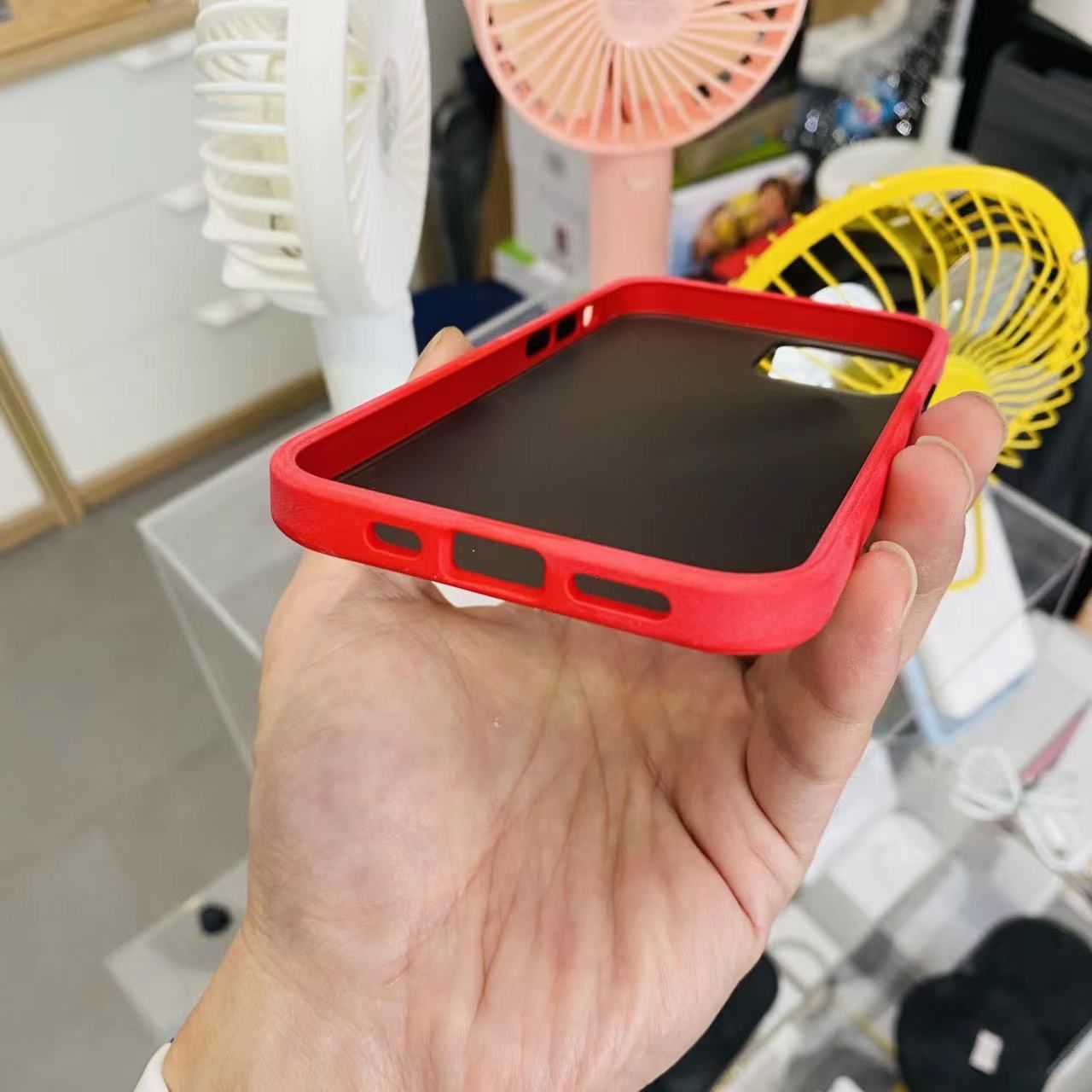Cover & Protezioni schermo: Iphone 12 /12 Pro - Coque silicone ultra fin Rouge – Nuovo e nell'imballaggio originale da Morges venduto da DigiAC 3