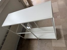2 Regale weiss mit Glasboden in der Mitte - Metallgestell