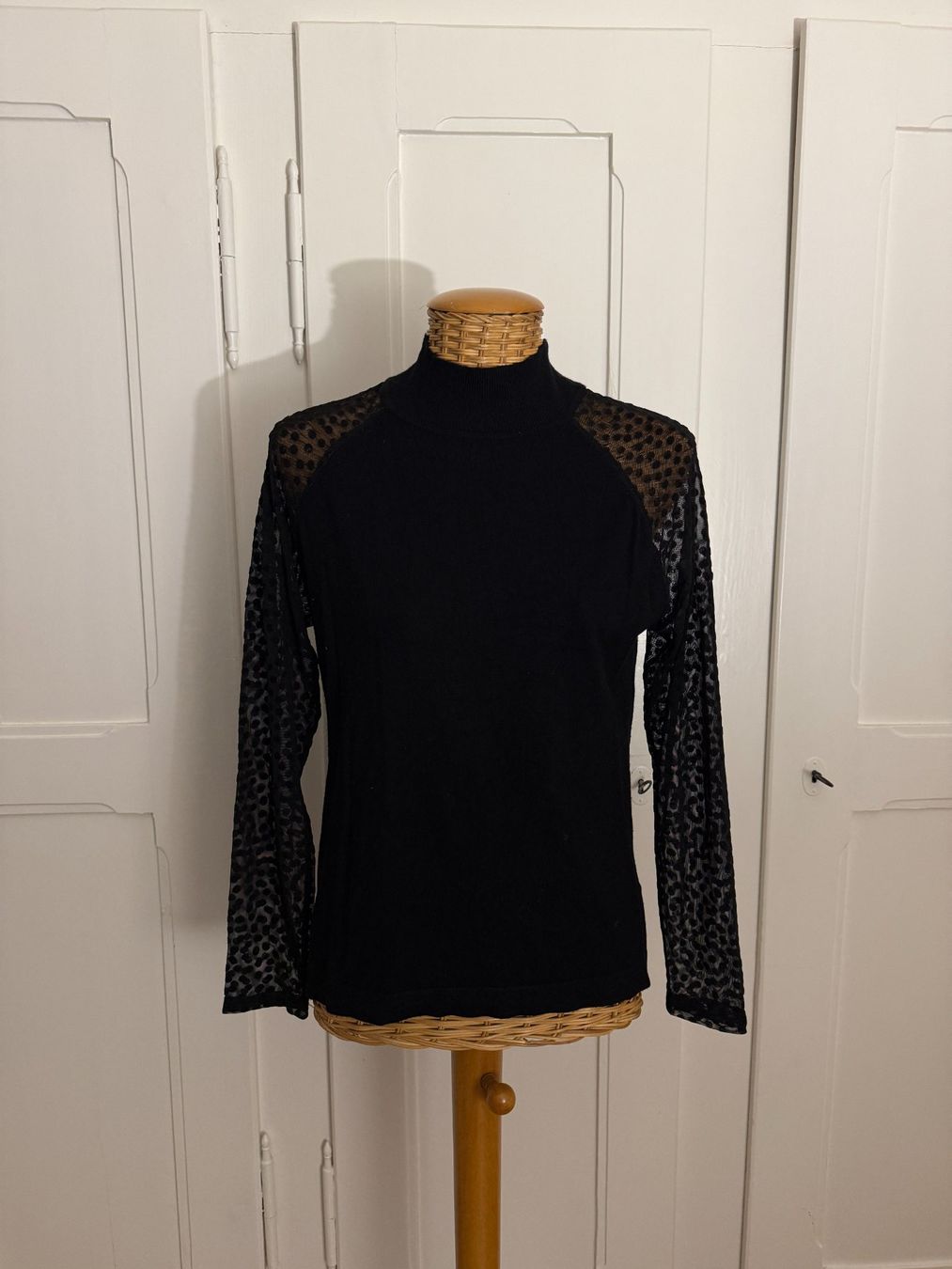 Pullover & Sweatshirts: AUGUST SILK - Feinstrick Langarmshirt schwarz S – Gebraucht aus Zürich von Diazaio