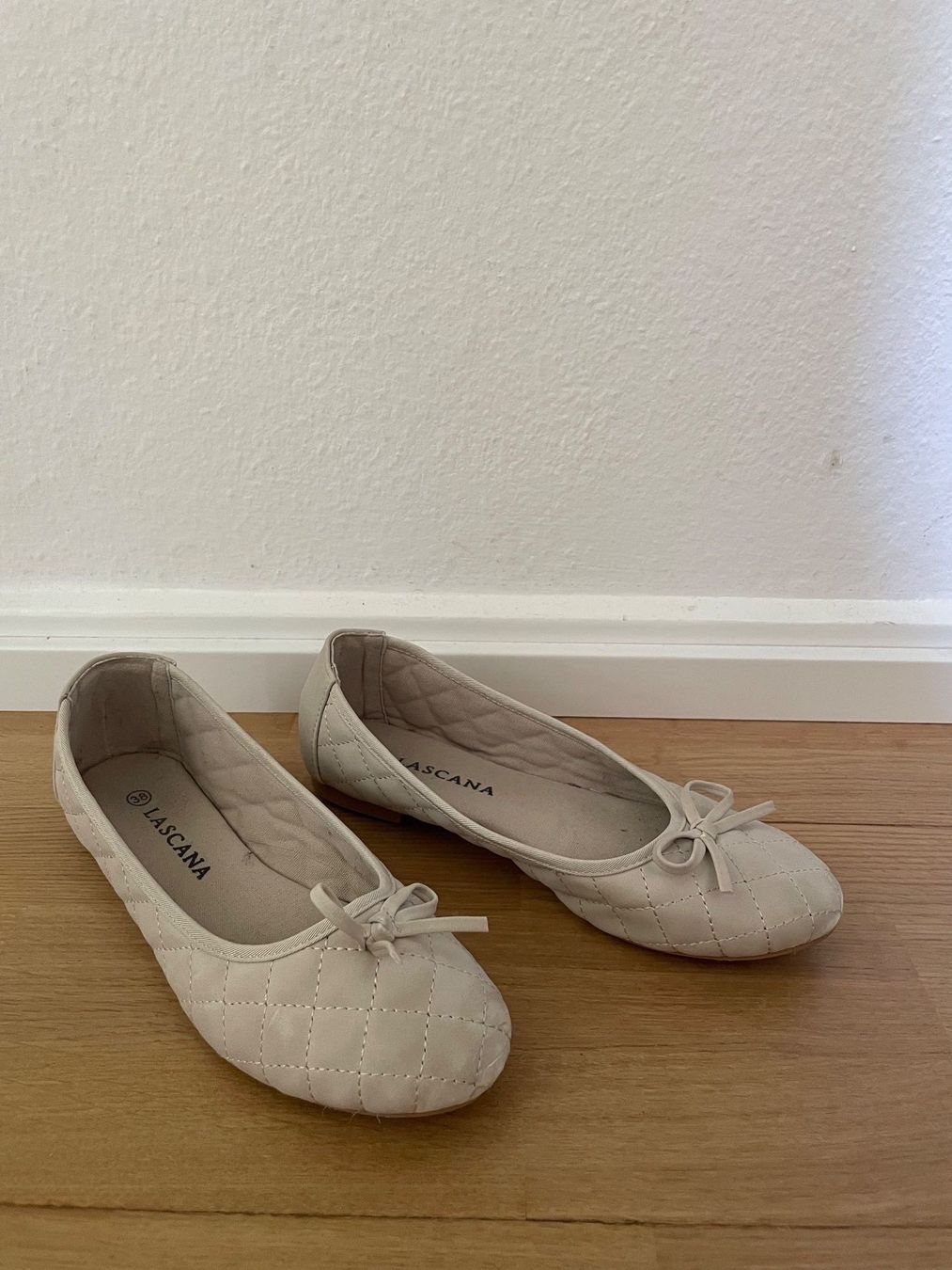 Damenschuhe: beige Ballerinas, Grösse 38 – Gebraucht aus Basel von kra_w6mq