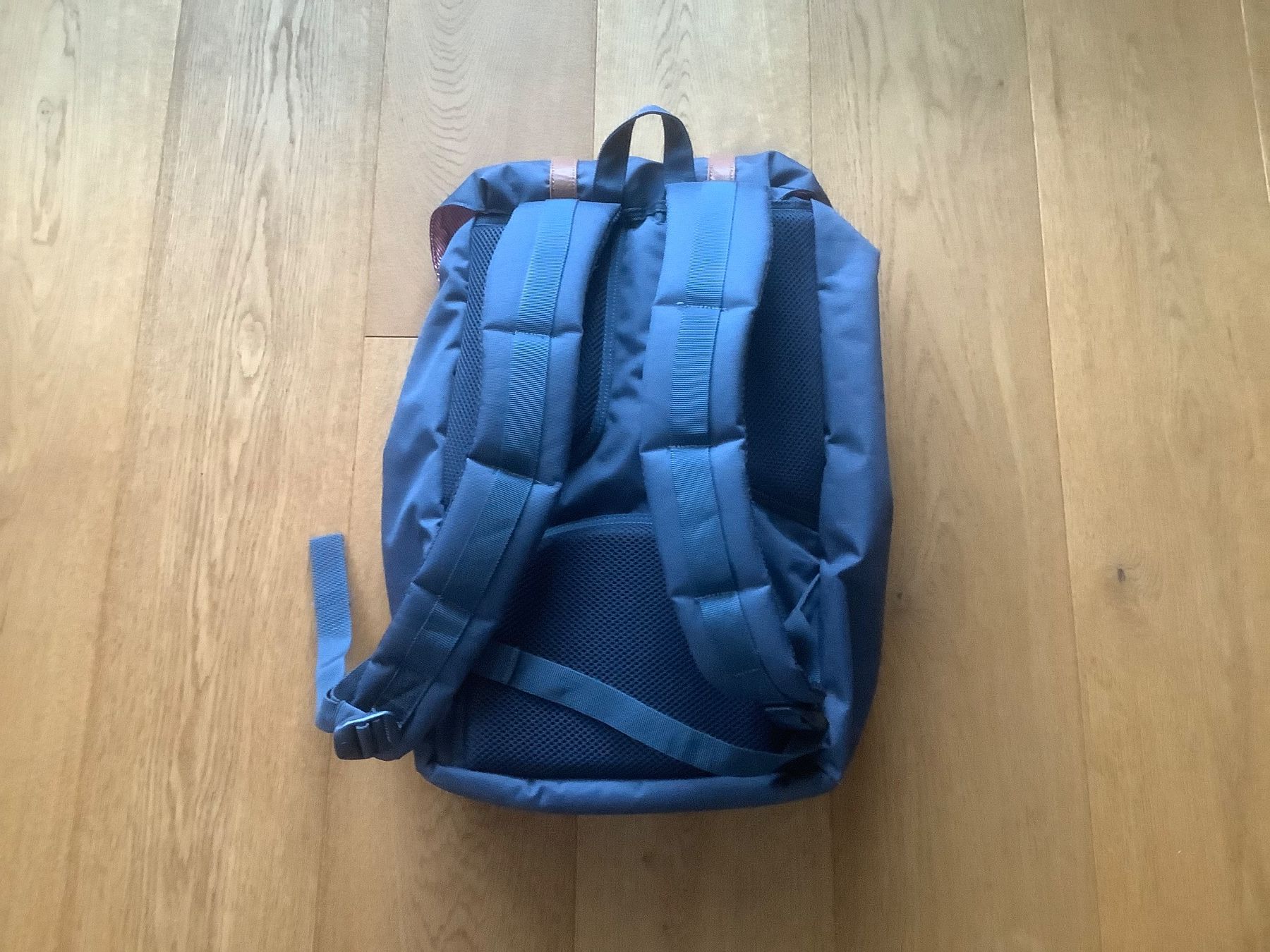 Herschel Zaini: Herschel Rucksack Little Amerika Daypack – Usato da Hochdorf venduto da Biero70 1