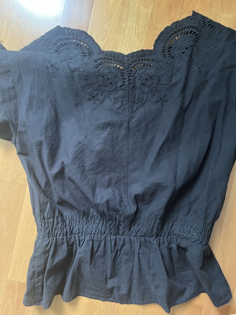 Blusen: Schwarze Spitzen-Bluse mit Raffung, Gr. S  – Neu (gemäss Beschreibung) aus Therwil von Mucjing 3