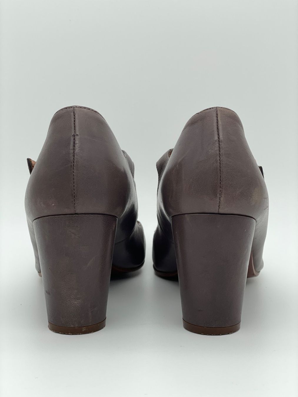 Chie Mihara Damenschuhe: Chie Mihara T-Strap Fringe Pump EU 39 Grau – Gebraucht aus Zürich von shoe_shop 5