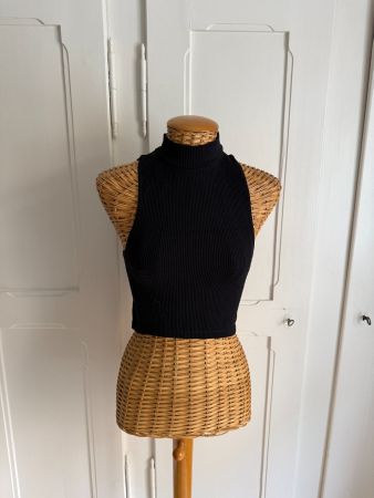 ZARA - Top schwarz gerippt XS-S