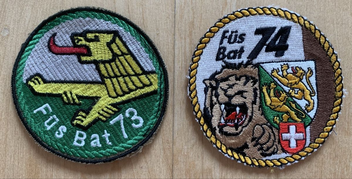Armée suisse Plaquettes & Badges: 2 Badges Infanterie – D'occasion à Goldingen par Bergler012