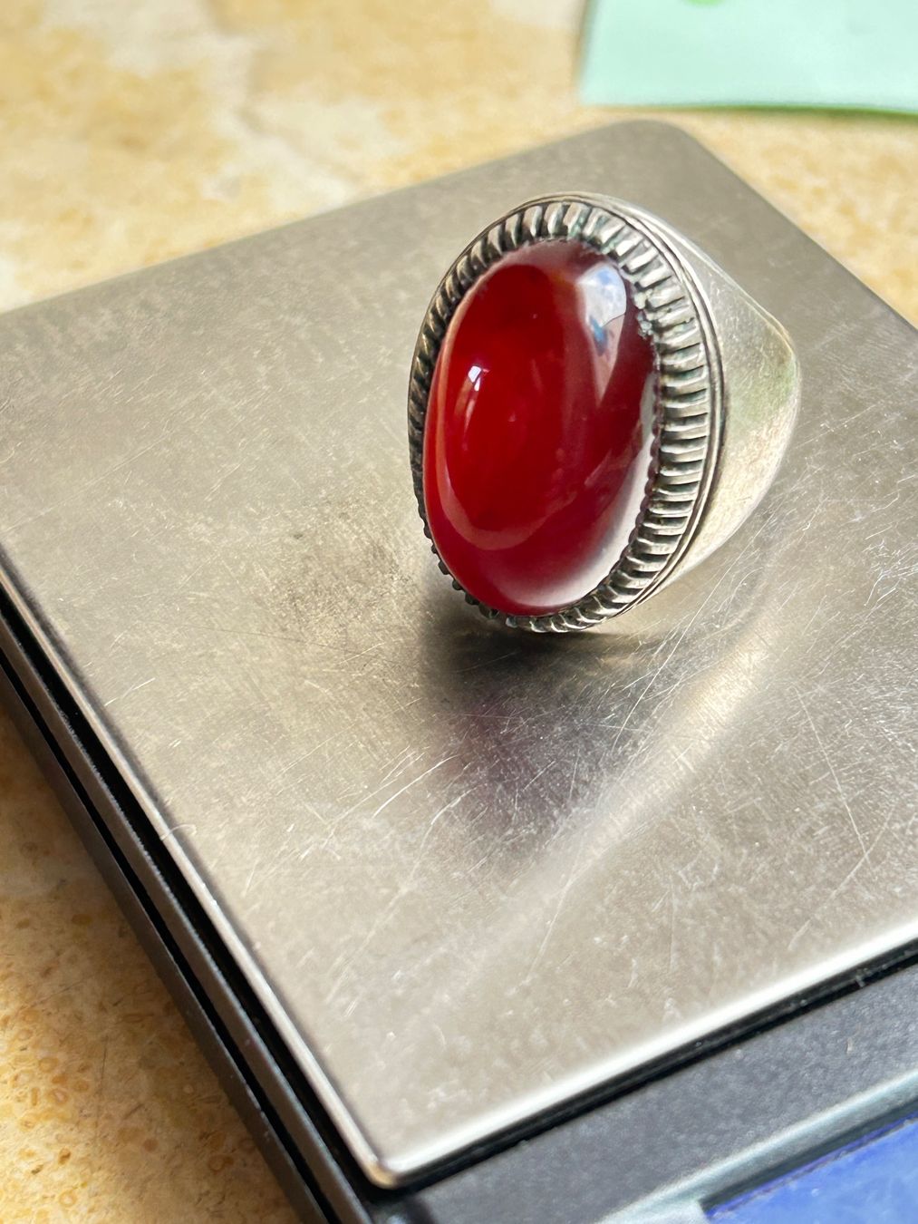 Anelli: Weinroter Pompöser Ring (59) – Usato da Laufen venduto da Bellebellezza 1