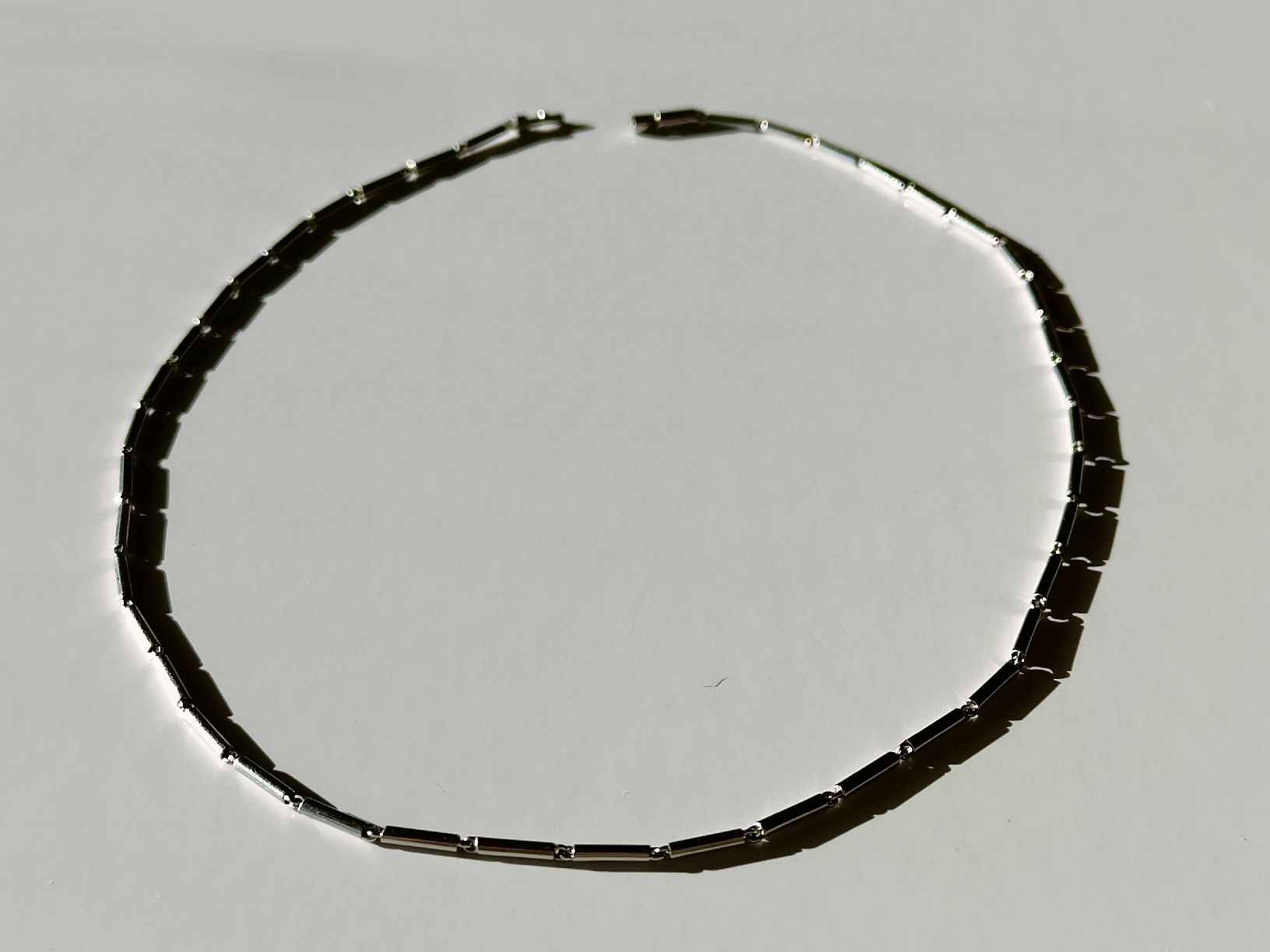 Gilbert Albert Catenine: Collier Gilbert Albert en or blanc 750 – Nuovo (secondo la descrizione) da Dugny (Leytron) venduto da ami_96ph 1